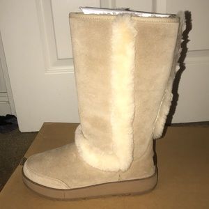 UGG Women’s Sundance Winter Boot